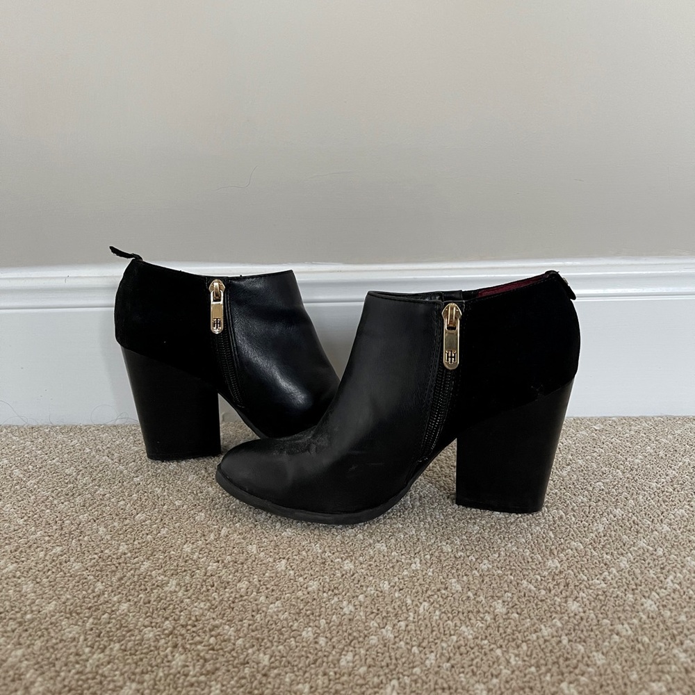Black leather and suede ankle booties